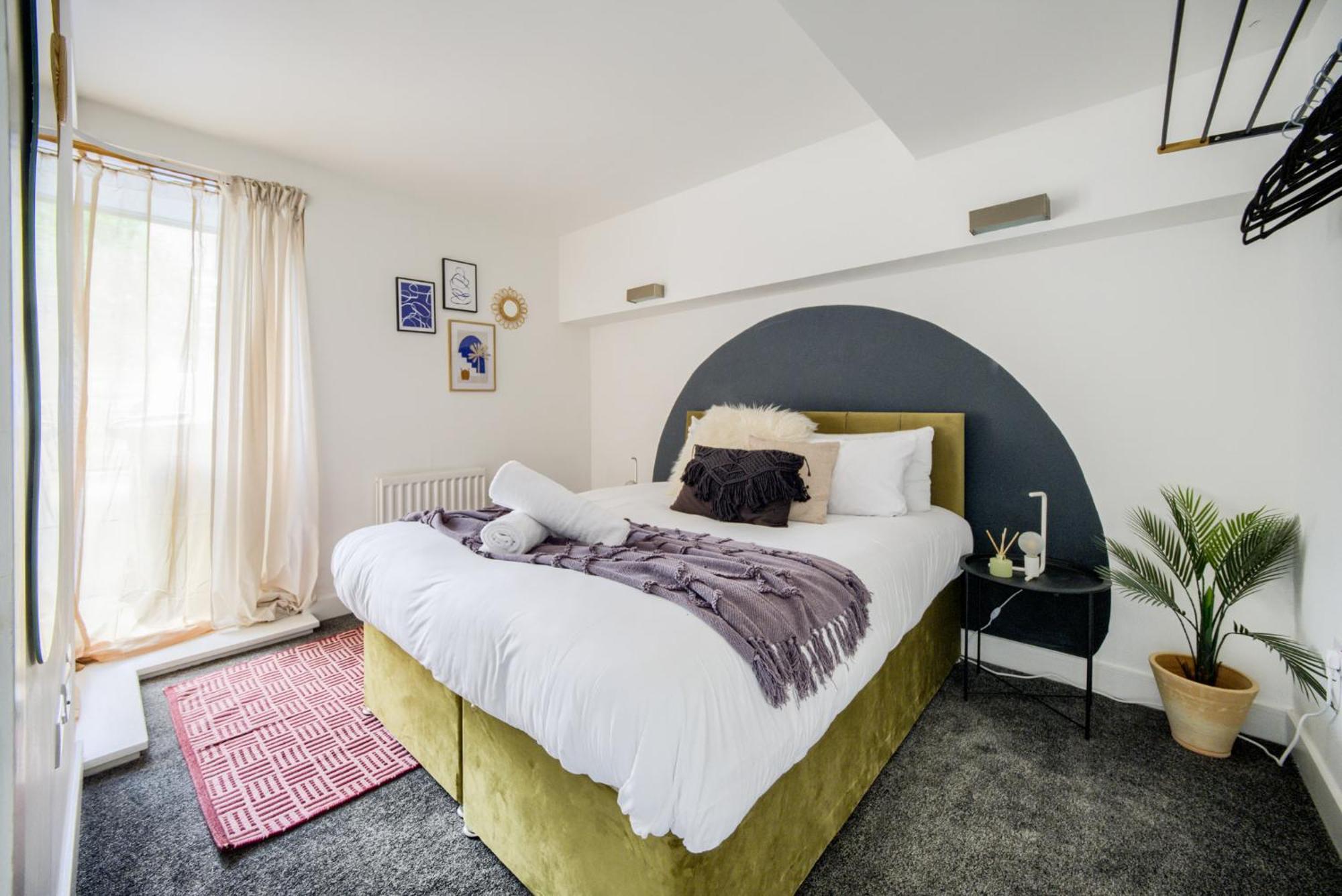 Coventry Large 4-Bed Townhouse By Empower Homes Bagian luar foto