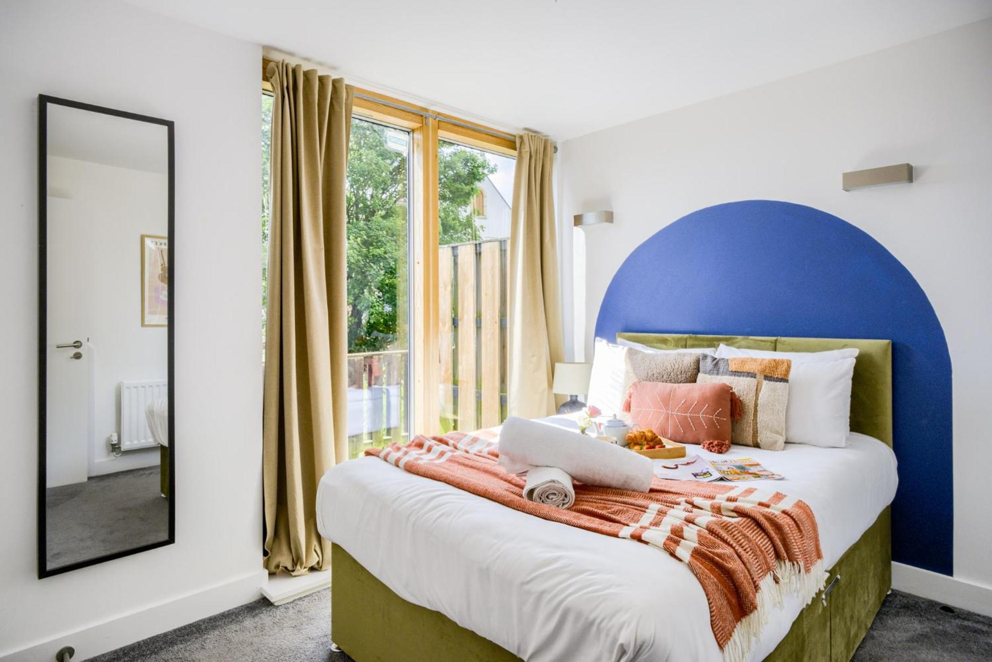 Coventry Large 4-Bed Townhouse By Empower Homes Bagian luar foto