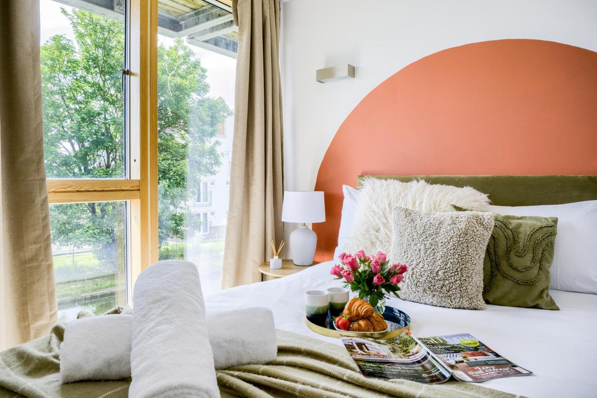 Coventry Large 4-Bed Townhouse By Empower Homes Bagian luar foto