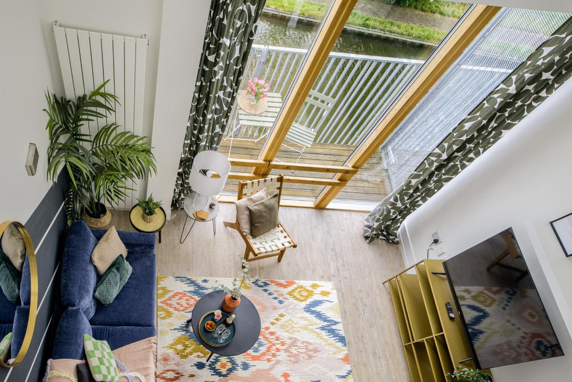 Coventry Large 4-Bed Townhouse By Empower Homes Bagian luar foto
