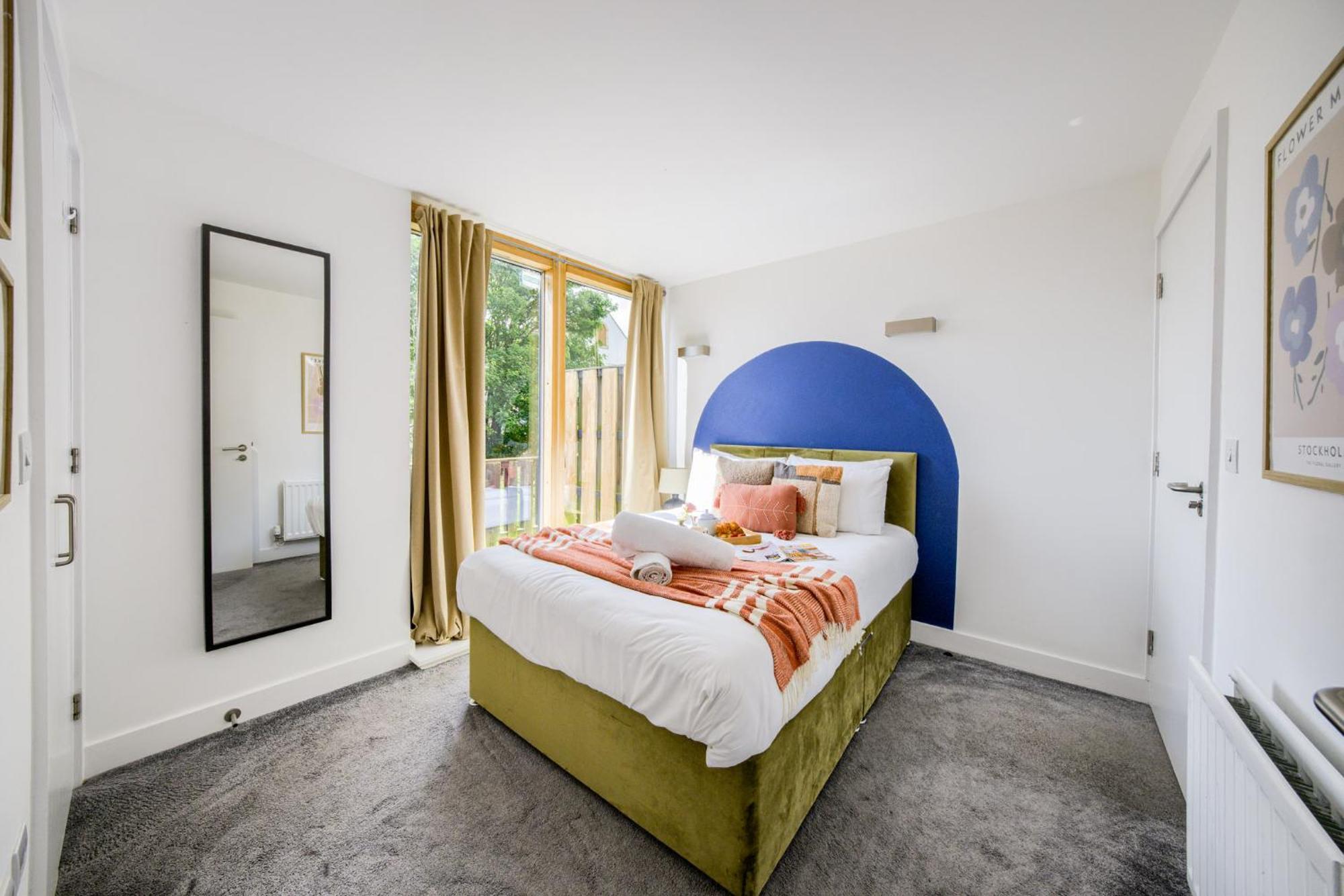 Coventry Large 4-Bed Townhouse By Empower Homes Bagian luar foto