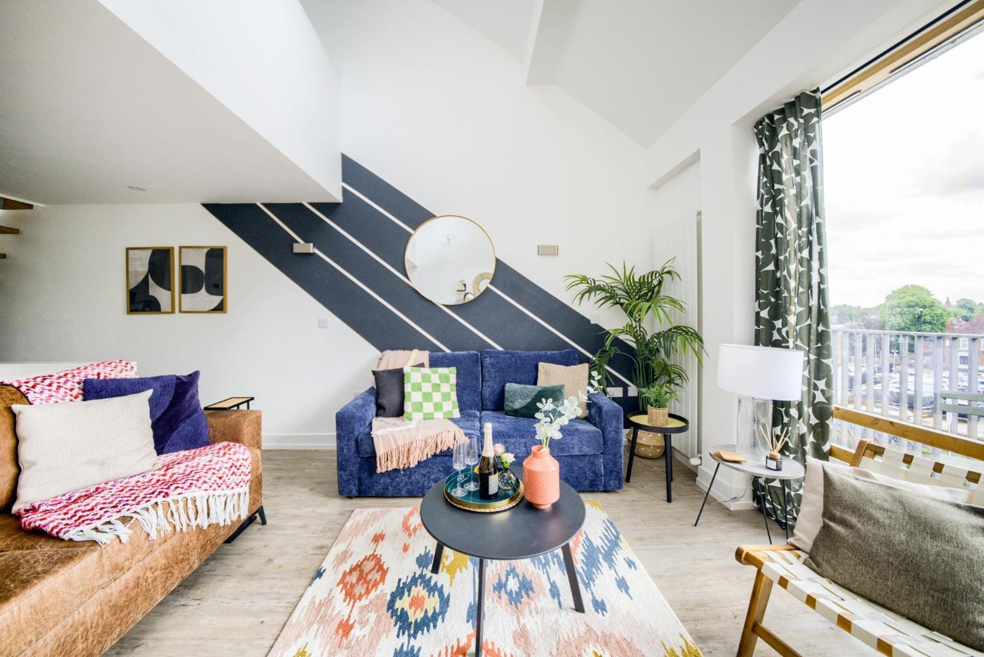 Coventry Large 4-Bed Townhouse By Empower Homes Bagian luar foto